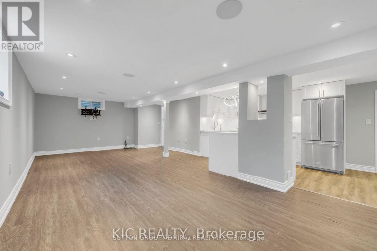 108 CARDINAL CRESCENT, Newmarket (Bristol-London), Ontario, L3Y5Y6