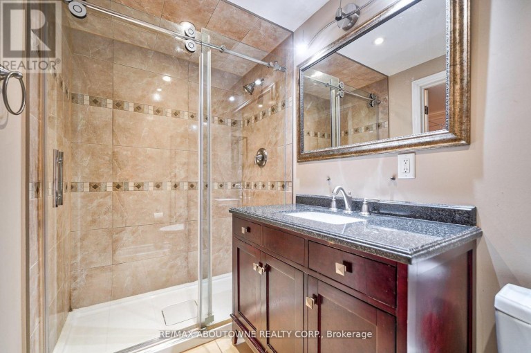 104 CABINET CRESCENT, Vaughan (West Woodbridge), Ontario, L4L6E6