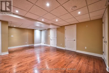 104 CABINET CRESCENT Vaughan (West Woodbridge) Ontario photo 6