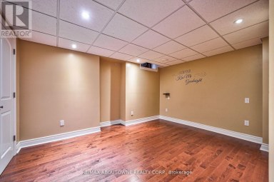 104 CABINET CRESCENT Vaughan (West Woodbridge) Ontario photo 8