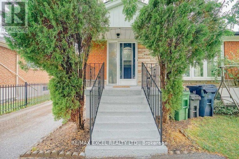 MAIN - 22 GANDER DRIVE, Toronto (Woburn), Ontario, M1G2W1