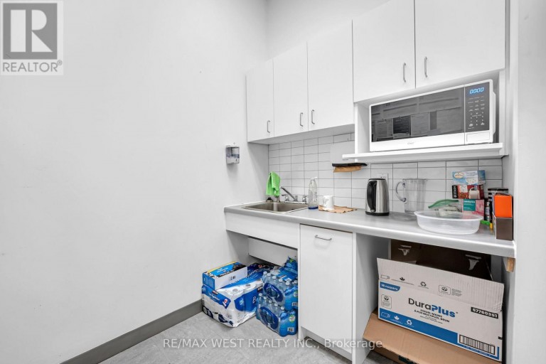 1 - 1 VICTORIA STREET S, Kitchener, Ontario, N2G0B5