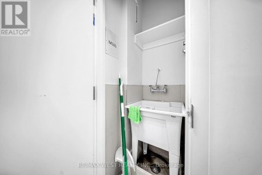 1 - 1 VICTORIA STREET S Kitchener Ontario photo 44