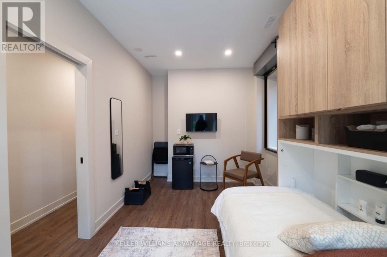 1 - 23 ROSS STREET, Toronto (Kensington-Chinatown), Ontario, M5T1Z8