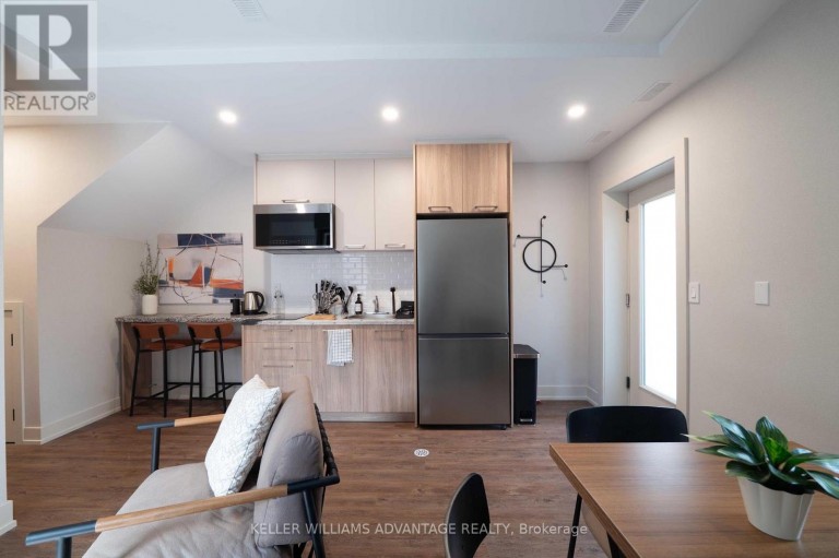 3 - 23 ROSS STREET, Toronto (Kensington-Chinatown), Ontario, M5T1Z8
