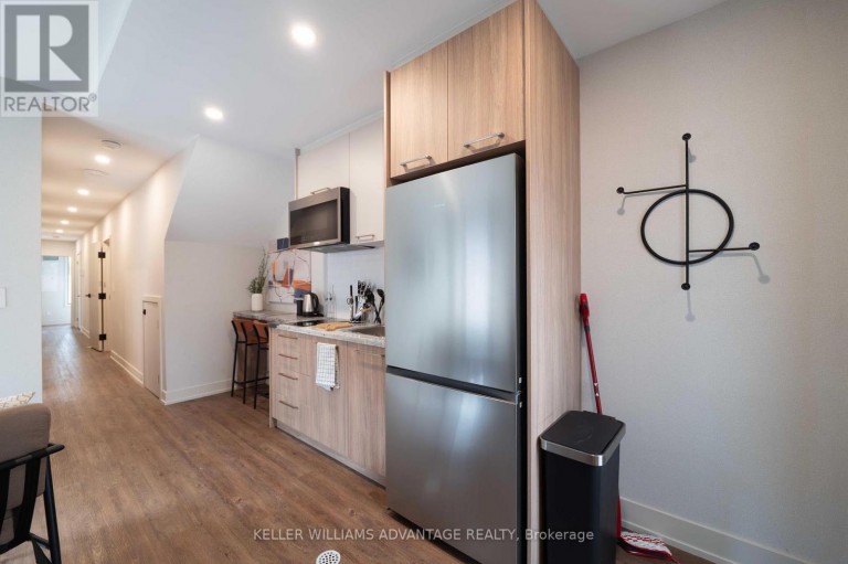 3 - 23 ROSS STREET, Toronto (Kensington-Chinatown), Ontario, M5T1Z8