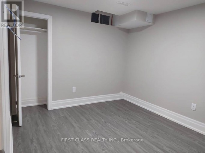 15 DONALD POWELL CRESCENT, Clarington (Newcastle), Ontario, L1B0K8