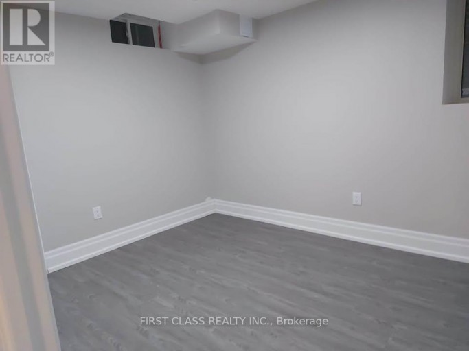 15 DONALD POWELL CRESCENT, Clarington (Newcastle), Ontario, L1B0K8