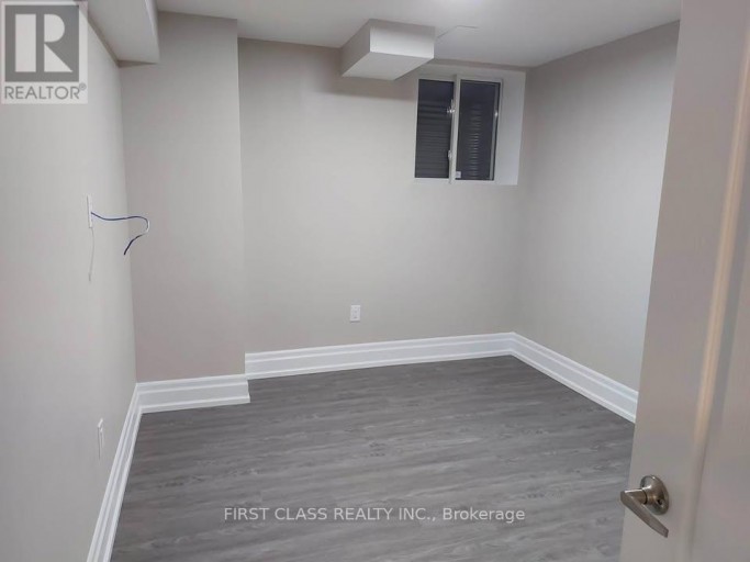 15 DONALD POWELL CRESCENT, Clarington (Newcastle), Ontario, L1B0K8