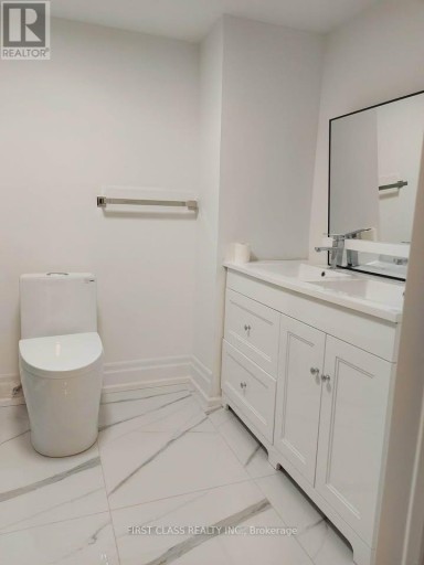 15 DONALD POWELL CRESCENT, Clarington (Newcastle), Ontario, L1B0K8