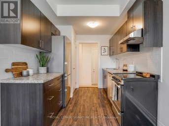 MAIN/LOWER - 59 CREEKBANK ROAD Toronto (Rustic) Ontario photo 2