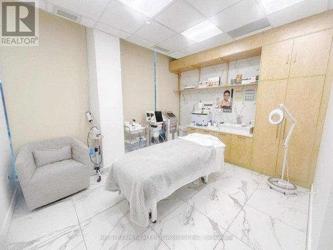 90 ESTHER SHINER BOULEVARD, Toronto (Bayview Village), Ontario, M2K1C2