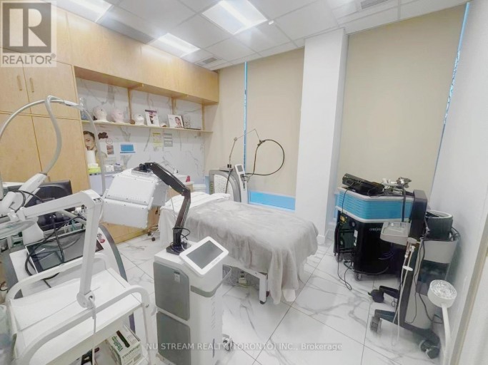 90 ESTHER SHINER BOULEVARD, Toronto (Bayview Village), Ontario, M2K1C2