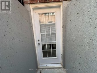 60 SAINT HUBERT DRIVE Brampton (Vales of Castlemore North) Ontario photo 3