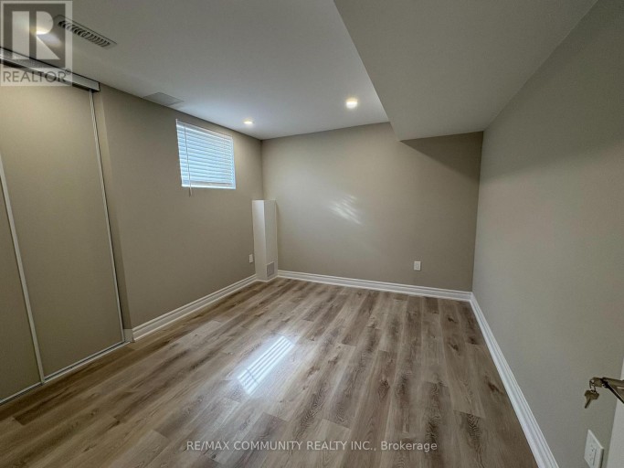 60 SAINT HUBERT DRIVE, Brampton (Vales of Castlemore North), Ontario, L6P1Y5