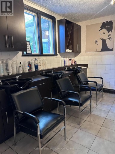 7 MCMURCHY AVENUE N, Brampton (Downtown Brampton), Ontario, L6X2R5