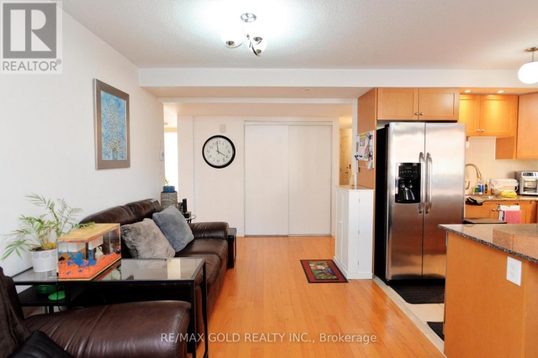 26 - 671A WARDEN AVENUE, Toronto (Clairlea-Birchmount), Ontario, M1L0G3
