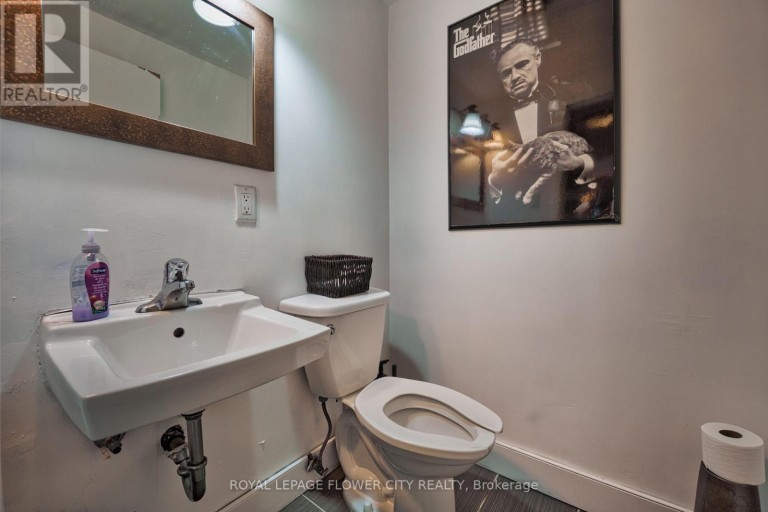 49 MARY STREET, Barrie (City Centre), Ontario, L4N1T2