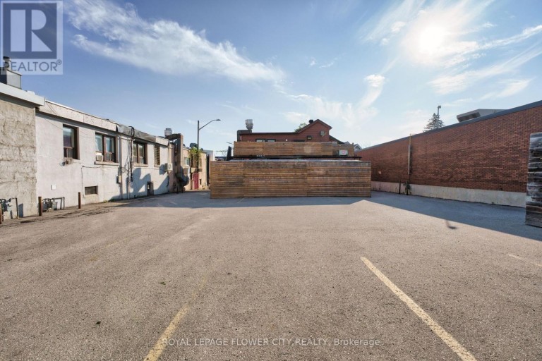 49 MARY STREET, Barrie (City Centre), Ontario, L4N1T2
