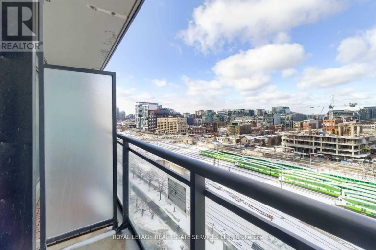 1105 - 25 CAPREOL COURT, Toronto (Waterfront Communities), Ontario, M5V3Z7