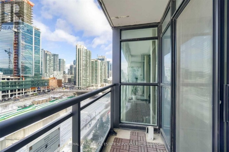 1105 - 25 CAPREOL COURT, Toronto (Waterfront Communities), Ontario, M5V3Z7