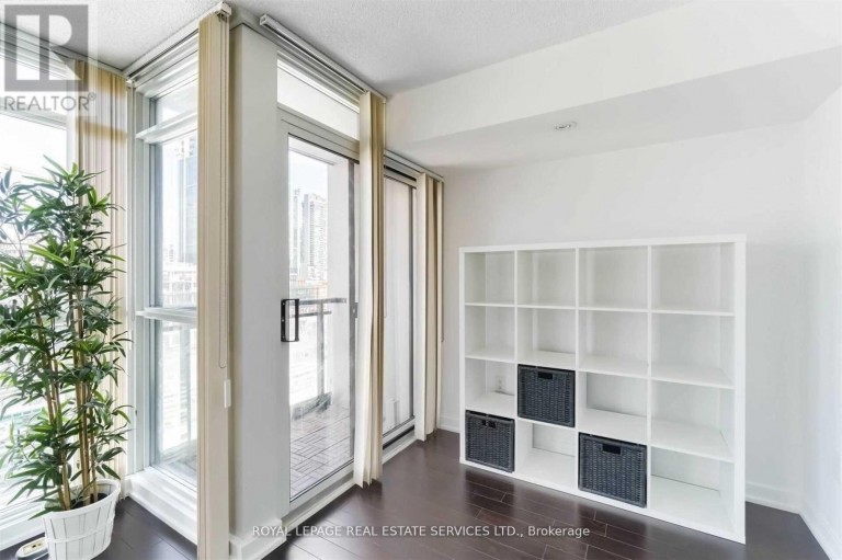 1105 - 25 CAPREOL COURT, Toronto (Waterfront Communities), Ontario, M5V3Z7