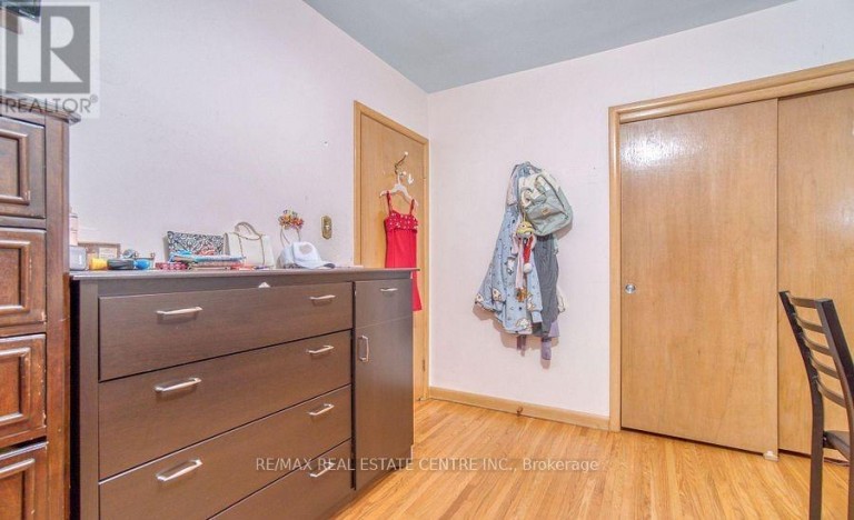 314 STRATHCONA DRIVE, Burlington (Shoreacres), Ontario, L7L2E1
