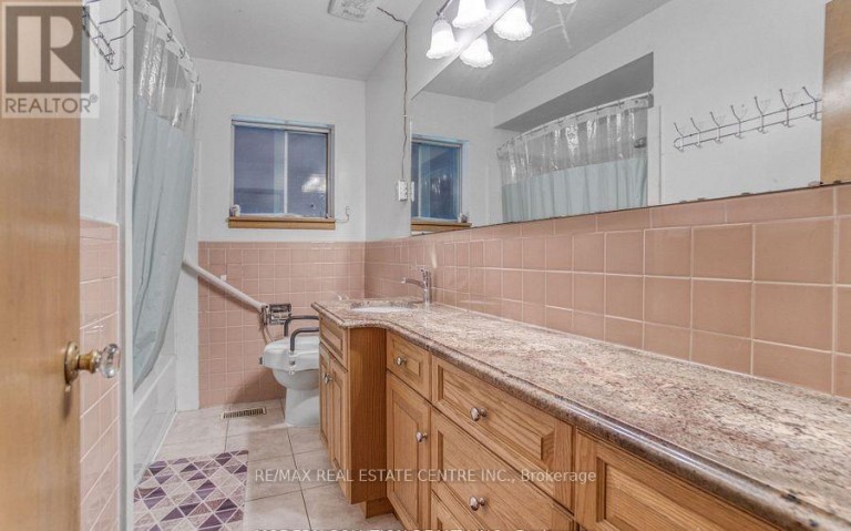 314 STRATHCONA DRIVE, Burlington (Shoreacres), Ontario, L7L2E1