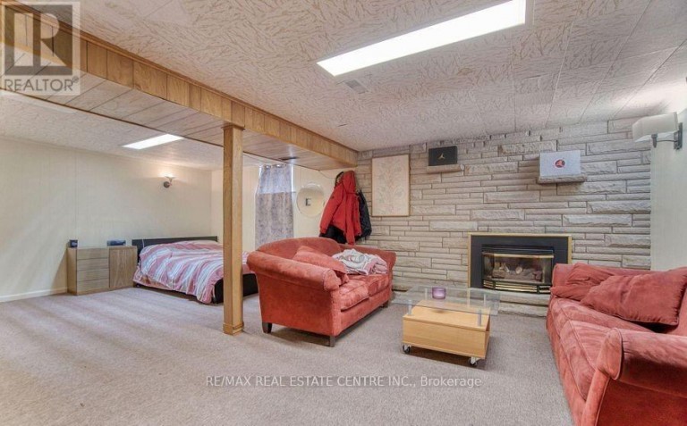 314 STRATHCONA DRIVE, Burlington (Shoreacres), Ontario, L7L2E1