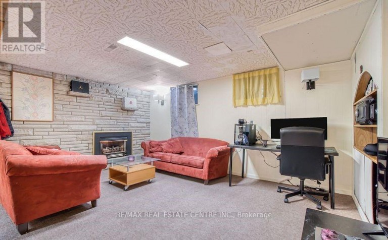 314 STRATHCONA DRIVE, Burlington (Shoreacres), Ontario, L7L2E1