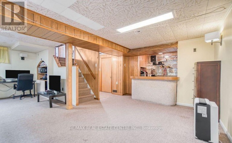 314 STRATHCONA DRIVE, Burlington (Shoreacres), Ontario, L7L2E1