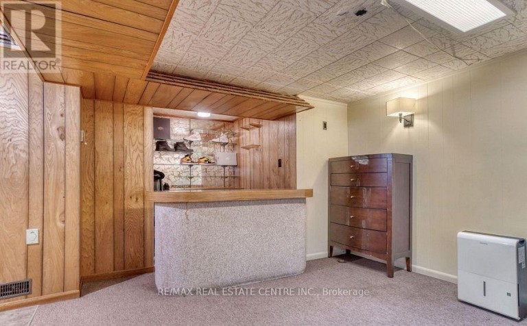 314 STRATHCONA DRIVE, Burlington (Shoreacres), Ontario, L7L2E1