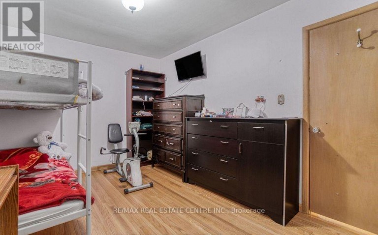 314 STRATHCONA DRIVE, Burlington (Shoreacres), Ontario, L7L2E1