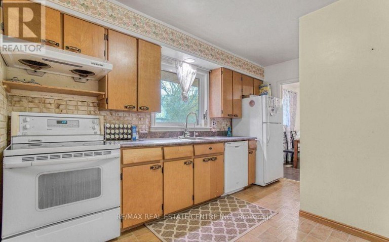 314 STRATHCONA DRIVE, Burlington (Shoreacres), Ontario, L7L2E1
