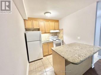 31 - 90 TWENTY FIFTH STREET Toronto (Long Branch) Ontario photo 1
