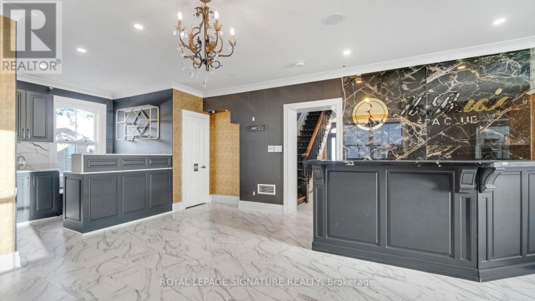 140 TRAFALGAR ROAD, Oakville (OO Old Oakville), Ontario, L6J3G5