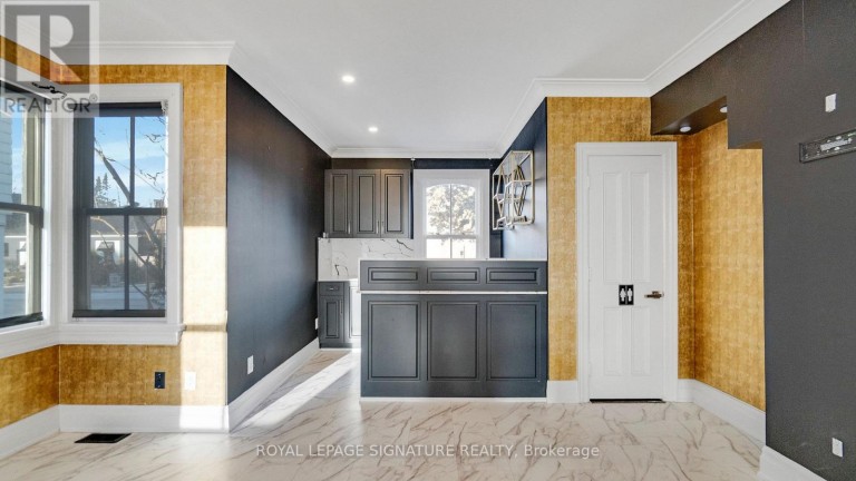 140 TRAFALGAR ROAD, Oakville (OO Old Oakville), Ontario, L6J3G5