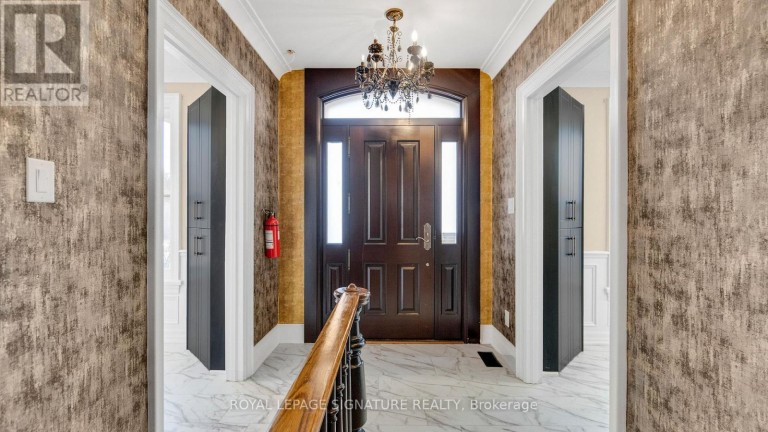140 TRAFALGAR ROAD, Oakville (OO Old Oakville), Ontario, L6J3G5