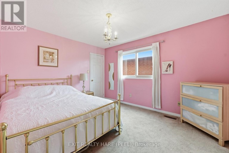 77 LORD SIMCOE DRIVE, Brampton (Westgate), Ontario, L6S5H1