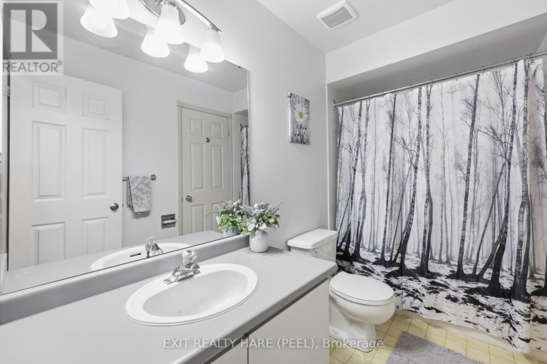 77 LORD SIMCOE DRIVE, Brampton (Westgate), Ontario, L6S5H1