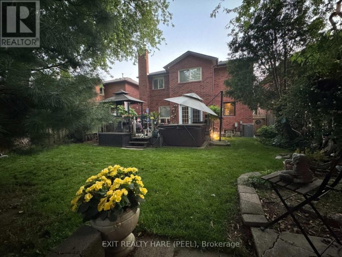 77 LORD SIMCOE DRIVE, Brampton (Westgate), Ontario, L6S5H1
