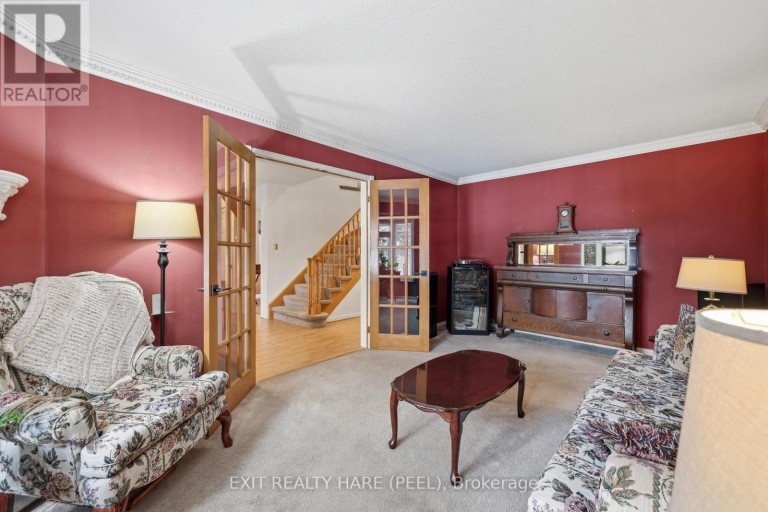 77 LORD SIMCOE DRIVE, Brampton (Westgate), Ontario, L6S5H1