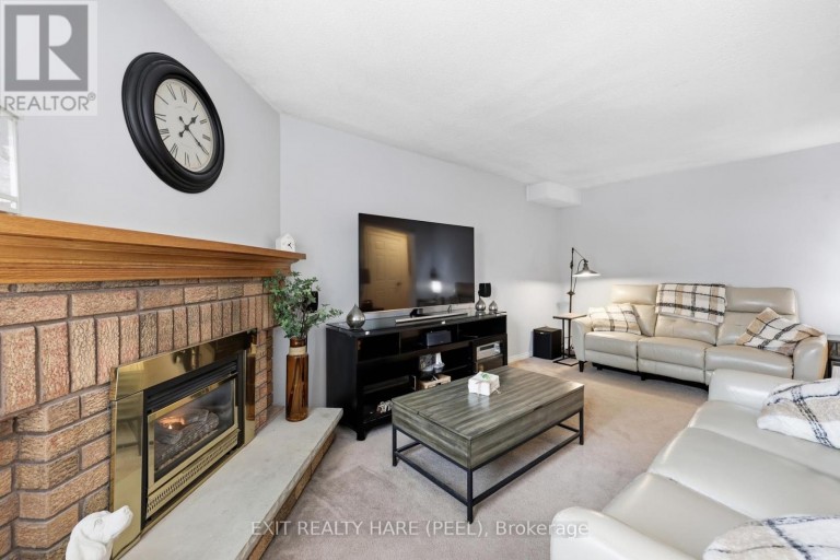 77 LORD SIMCOE DRIVE, Brampton (Westgate), Ontario, L6S5H1