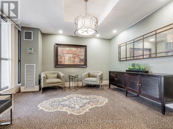 1405 - 150 NEPTUNE DRIVE, Toronto (Englemount-Lawrence), Ontario, M6A2Y9