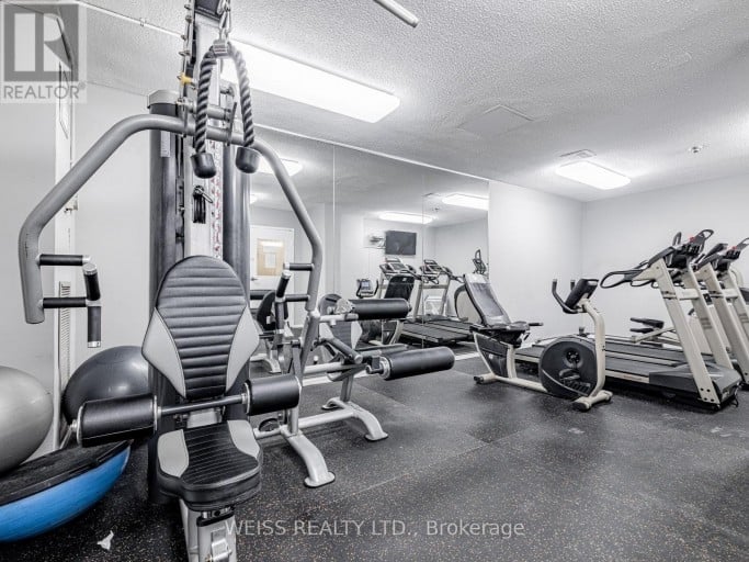1405 - 150 NEPTUNE DRIVE, Toronto (Englemount-Lawrence), Ontario, M6A2Y9