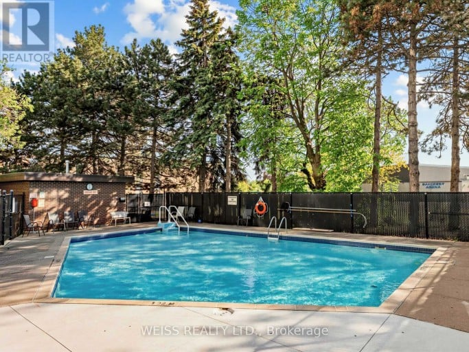 1405 - 150 NEPTUNE DRIVE, Toronto (Englemount-Lawrence), Ontario, M6A2Y9