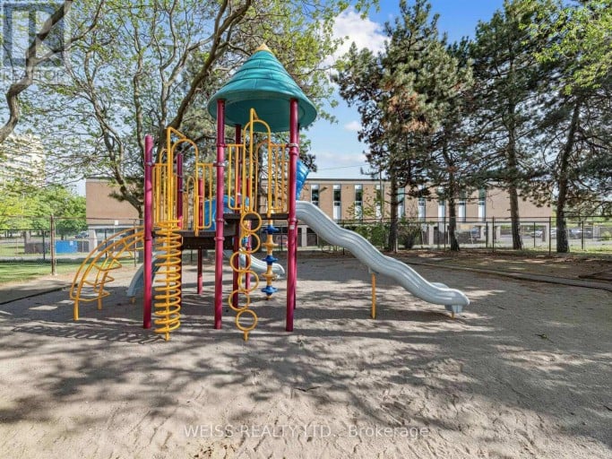 1405 - 150 NEPTUNE DRIVE, Toronto (Englemount-Lawrence), Ontario, M6A2Y9
