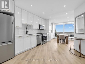 1405 - 150 NEPTUNE DRIVE Toronto (Englemount-Lawrence) Ontario photo 4