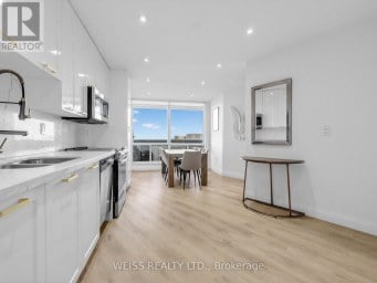 1405 - 150 NEPTUNE DRIVE Toronto (Englemount-Lawrence) Ontario photo 5