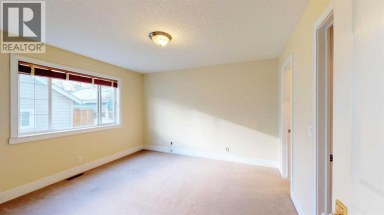 215 10 Avenue NE Calgary Alberta photo 14
